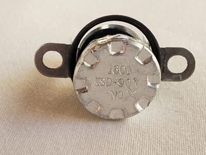 Magic Chef Microwave M: MCO165UB  High Limit Thermal Cutoff/Fuse 3518906800 2827 - Picture 1 of 4