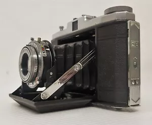 Vintage Zeiss Ikon 518/16 Prontor SV Folding Camera + Original Leather Casing - Picture 1 of 12