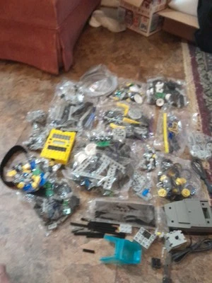 LEGO MINDSTORMS: Robotics Invention System V2.0 (3804) Nearly Complete - Image 1 of 4