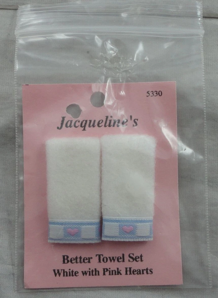 Juego de toallas de baño Jacqueline's escala 1:12 con corazones rosas miniatura casas de muñecas Foto 1 de 1