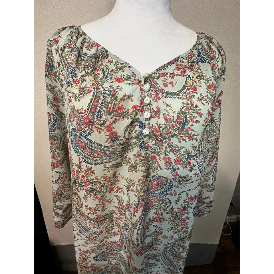 Blusa American Living feminina tamanho grande gola V paisley florais boho camponesa - Imagem 1 de 4