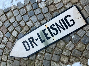 original Deutsche Reichsbahn Leisnig Schild Bahnhof Straßenschild [4008-21] - Bild 1 von 10