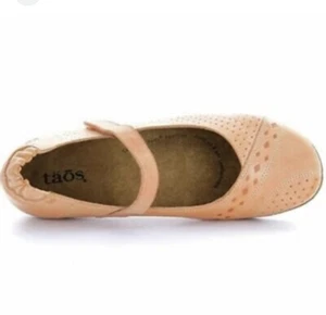 Taos Women's Step It Up Mary Jane Flat - Coral - US 8- 8.5, EU 39 - Picture 1 of 13