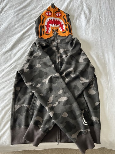 A BATHING APE (BAPE) Felpa con cappuccio BAPE A Bathing Ape colore mimetico tigre cerniera intera taglia Large