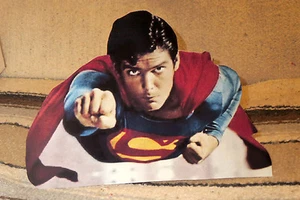 Superman Christopher Reeve Flying Figure Tabletop Display Standee 10.5" Long - Picture 1 of 2