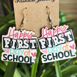Cut Wood Print Graduate and Pink Glitter Acrylic Round Geometric School Earrings - Bild 1 von 16