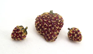 VTG Strawberry Pin Brooch & Earring Set with Red Rhinestones Green Enamel - Picture 1 of 8