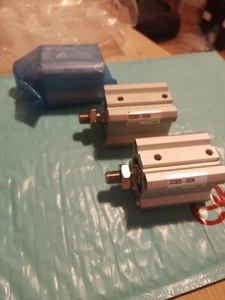 SMC COMPACT CYLINDER CQ2B25-30DM UNUSED STOCK PRODUCTS - Picture 1 of 12