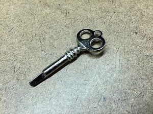 Triangle Tip Piano Lock Key / Antique Sewing Machine Key - Picture 1 of 1