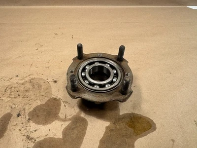 Ступица подшипника заднего дискового колеса MG Midget Austin Healey Sprite с длинными заклепками MOWOG от оригинального производителя - Изображение 1 из 4