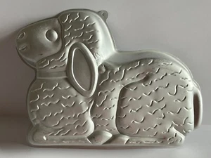 Wilton 1987 Aluminum 2105-2514 Easter Lovable Lamb Sheep Sheet Cake Pan 12”x14” - Picture 1 of 6