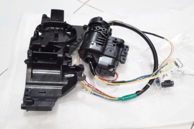 7632C983 MOTOR KIT,RR VIEW MIRROR RETRACTOR,LH.SIDE PAJERO Foto 1 de 4