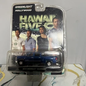 1/64 GREENLIGHT HOLLYWOOD HAWAII FIVE-O 2014 CHEVROLET SILVERADO BLUE - Picture 1 of 4