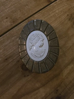 Tirador de cajón camafeo vintage Foto 1 de 4