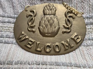 Vintage WILLKOMMEN Messing Ananas Tür Veranda Garten Plakette Schild 9 x 7" Messing Penco - Bild 1 von 2