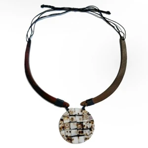 Hawaii Handmade Checkered Shiny Shell Round Pendant Necklace Wood Chain Brown - Picture 1 of 12
