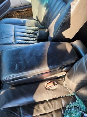 NEGRO 2003-11 LINCOLN TOWN CAR CONSOLA CENTRAL ALMACENAMIENTO REPOSABRAZOS TAPA REPOSABRAZOS Foto 1 de 4