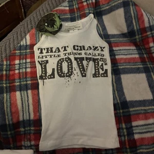 Mädchen Kind Shirt Nieten Tank Top That Crazy Thing Called Love Größe 2 und 4 - Bild 1 von 4