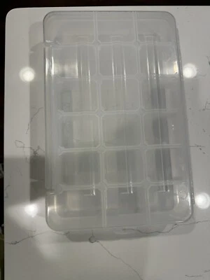 Contenedor dividido de almacenamiento de plástico pequeño Akro Mils Foto 1 de 4