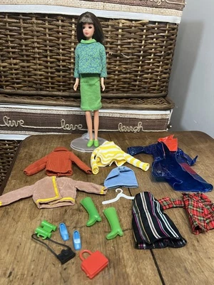 美泰 1996 年复制品 Francie 娃娃 带复古服装 批量 — 第 1/4 张图片