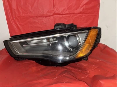 Faro bixenón izquierdo (lado del conductor) original Audi A3 S3 2015-16 Foto 1 de 4