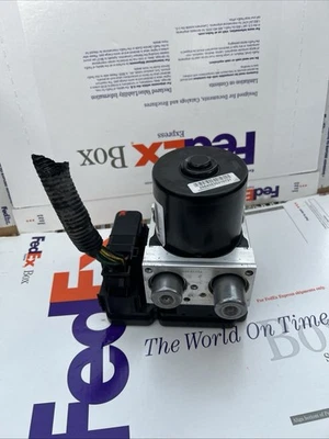 2013 DODGE RAM 1500 ABS Anti-lock Brake Pump CONTROL MODULE  P68207201AC OEM - Image 1 of 4