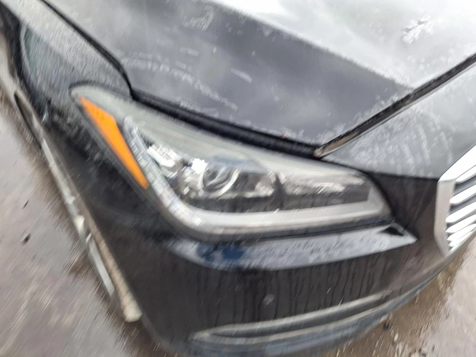 Used Right Headlight Assembly fits: 2017 Genesis G80 xenon HID Right Grade B - Image 1 of 4