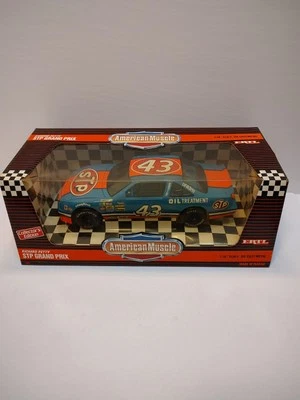 Гран-при ERTL American Muscle Richard Petty STP масштаб 1:18 - Изображение 1 из 4