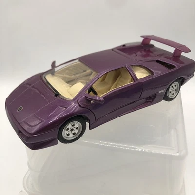 Die Cast Burago Diamonds Series 1990 Lamborghini Diablo Purple 1:24 - Image 1 of 4