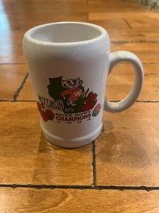WISCONSIN BADGERS 1994 ROSE BOWL CHAMPIONS BEER MUG STEIN COFFEE MUG CERAMIC VTG - Picture 1 of 6