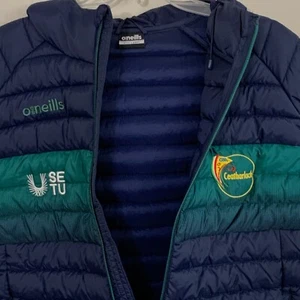 Große O'Neills SETU GAA Ceatharlach Gilet Weste wattiert Kapuze Herren NEU J1 - Bild 1 von 15