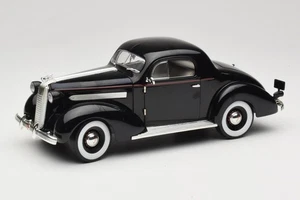 18106 Pontiac Deluxe Black Signature Models 1:18 - Bild 1 von 8