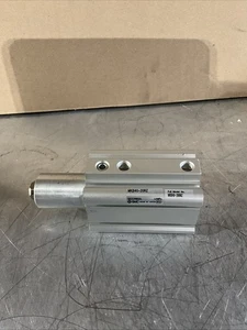 SMC MKB40-20RNZ Cilindro morsetto rotativo NOS - Foto 1 di 4