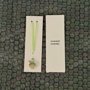Charm téléphone portable CHANEL NE PEUT ETRE VENDU authentique - Photo 1 sur 3