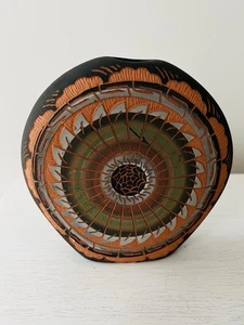 AUTHENTIC VINTAGE NAVAJO ETCHED POTTERY VESSEL SIGNED WHITEGOAT SHIPLEY - Picture 1 of 6