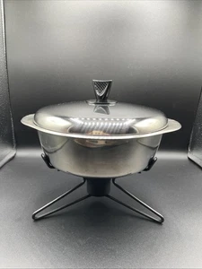 Vintage West Bend Stainless Steel Fondue/Chafing Dish with a stand and lid - Picture 1 of 8
