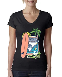 Beach Camp Surfen Sommer Vibes Outdoor Damen Junior Fit V-Ausschnitt T-Shirt - Bild 1 von 12