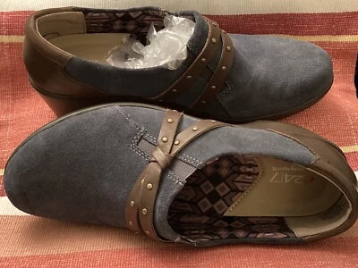 NEW! Easy Spirit Women’s ES7 Silvana Blue Suede Clog Shoes-Size 8M - Image 1 of 4