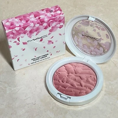 MAC BOOM  BOOM BLOOM LE HIGH-LIGHT POWDER ~ FLEUR REAL ~ BNIB ~ DISCONTINUED - Image 1 of 4
