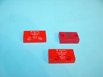 ПРИВОД ALLEN BRADLEY + OMRON EC-S1.ПРИВОД.44537-0700 (ЛОТ 3 ШТ.). Б/У - Изображение 1 из 4