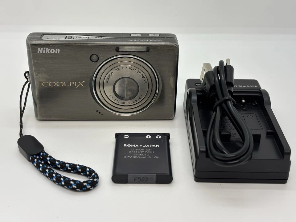 Nikon COOLPIX S500 Gray 7.1MP 3x Zoom Compact Digital Camera From Japan / Exc - Image 1 of 4