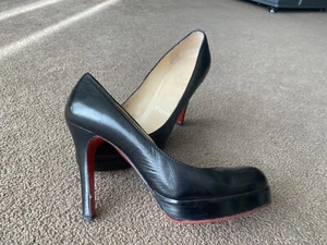 AUTÉNTICOS ZAPATOS DE SALÓN CHRISTIAN LOUBOUTIN DE CUERO NEGRO PLATAFORMAS TALLA 38 - Imagen 1 de 6