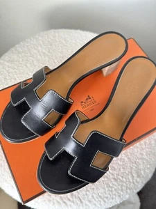Hermes Oasis Sandal - Picture 1 of 17