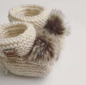 0-6 Months Old Ivory Handmade Baby Socks 100% Wool Baby Shower Gift Girl Or Boy - Picture 1 of 4