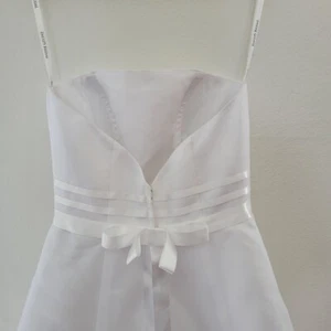 DAVID'S BRIDAL WEDDING GOWN SIZE 2 WHITE T8792 RIBBONS A-LINE ORGANIZA NO TRAIN - Picture 1 of 9