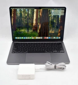 Apple Macbook Air A2681 MLY33LL/A Laptop 13" M2 8C 8GB Ram 256GB SSD 15.4.1 2022 - Picture 1 of 10