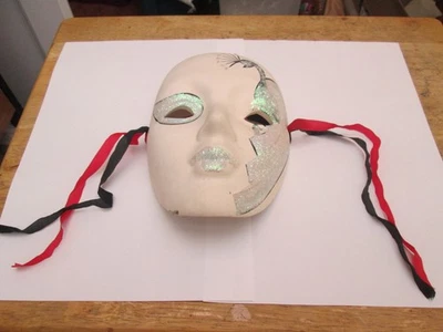 PEACOCK PATTERN CERAMIC MASK - Image 1 of 3