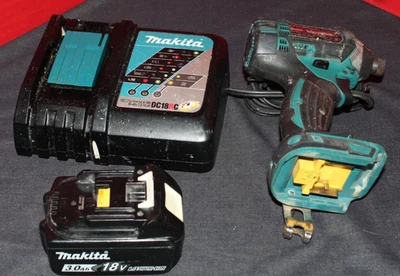 Makita 18v Inalámbrico 1/4” Llave de Impacto XDT11 con Cargador de Batería Probado AO4068920 Foto 1 de 4