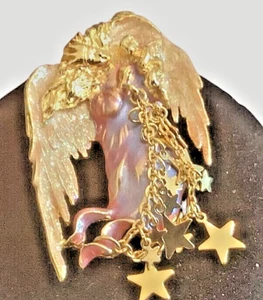 KIRK'S FOLLY ANGEL HOLDING CHILD BROOCH - MOTHER'S DAY PERFECT - Picture 1 of 7