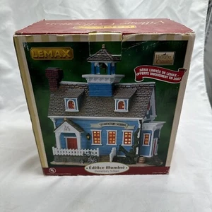 Lemax - Elementary School - The 2007 Village Collection #75567 - Lighted Works - Picture 1 of 13